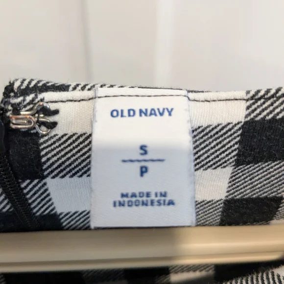 Old Navy Black and White A-Line Dress - Picture 3 of 3